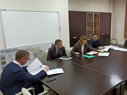 Вопросы установки уличного освещения и строительства путепровода на Батарейной решал с администрацией депутат по округу №9 Павел Кудеев