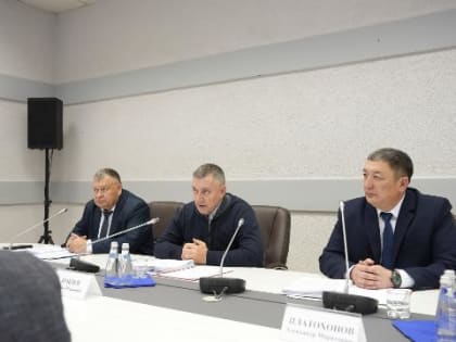 Заседание Совета по делам Усть-Ордынского Бурятского округа в Новонукутском