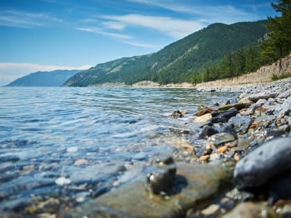 Роспотребнадзор не рекомендует купаться в заливе Мухор на Байкале