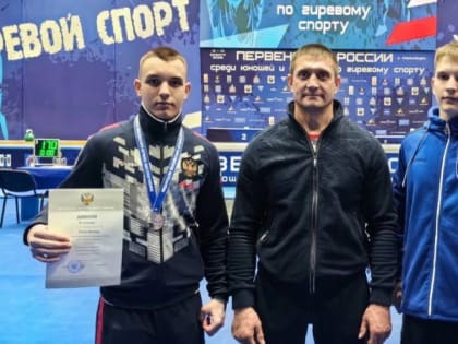 Виктор Попов из Усольского района стал серебряным призёром соревнований по гиревому спорту в Новосибирске