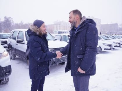 Санитарные машины вручили муниципальным поликлиникам Приангарья