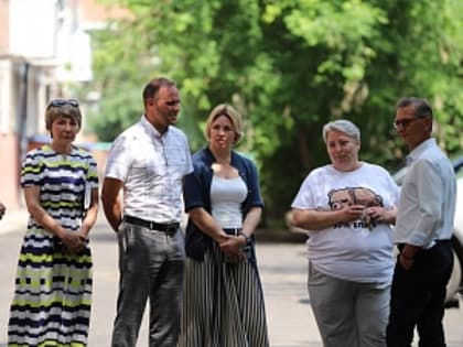 Вице-мэр Андрей Южаков с депутатами Александром Квасовым, Максимом Булдаковым и Алексеем Кудрявцевым проверил благоустройство дворов