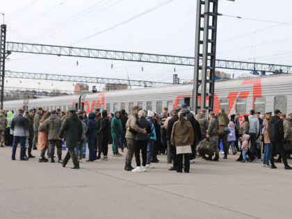 Отряд бойцов отправился сегодня из Иркутска на спецоперацию