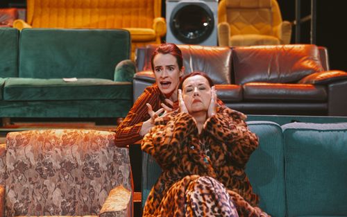 „Gospa ministrica“ in Maribor: Was heutige Theater in Nušić noch erkennen