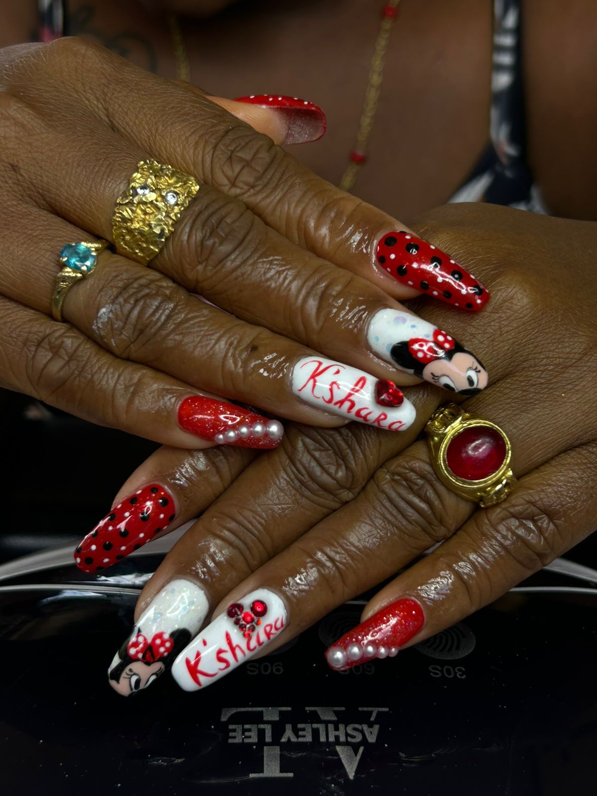 Minnie nails