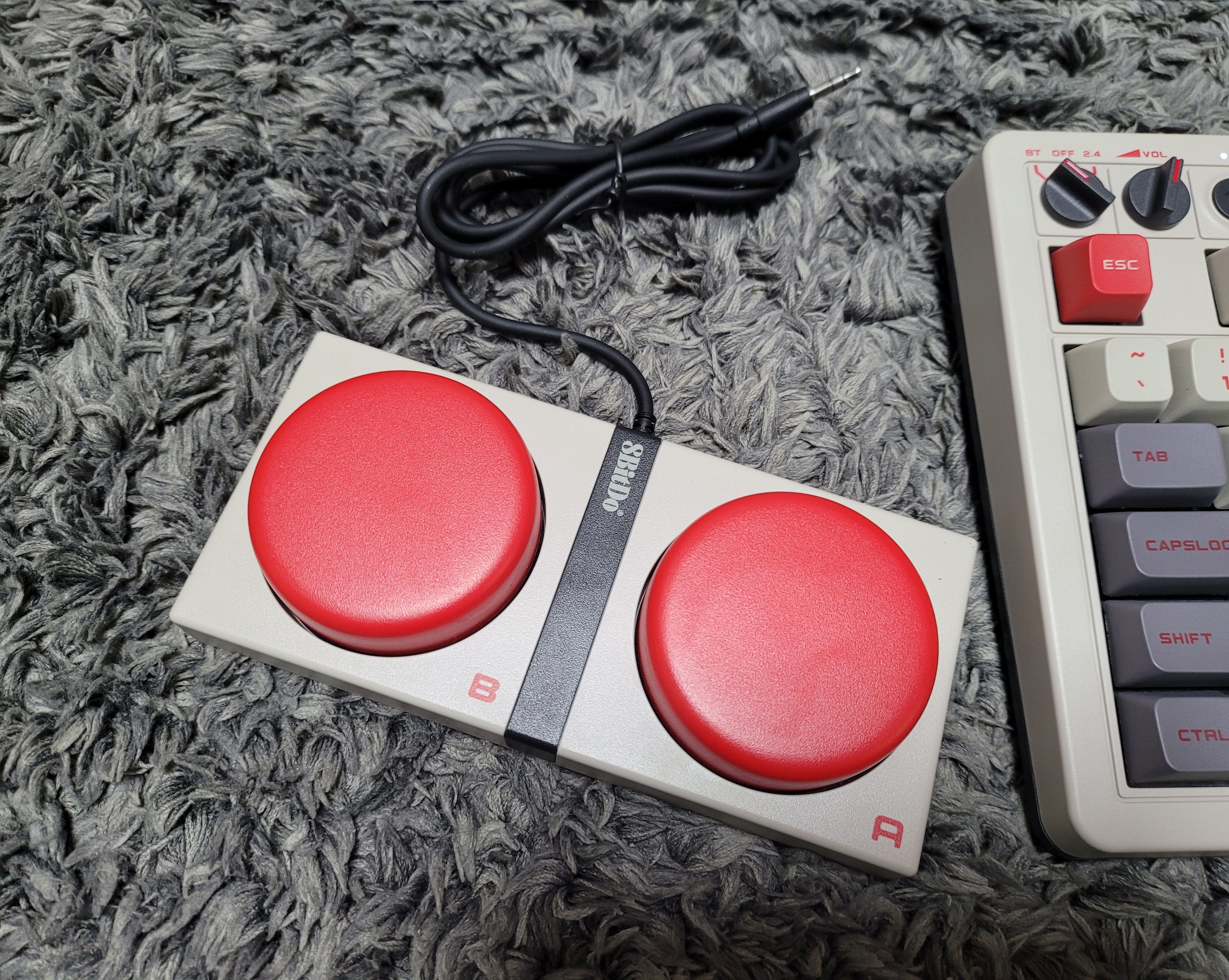 Super Buttons B/A 동글