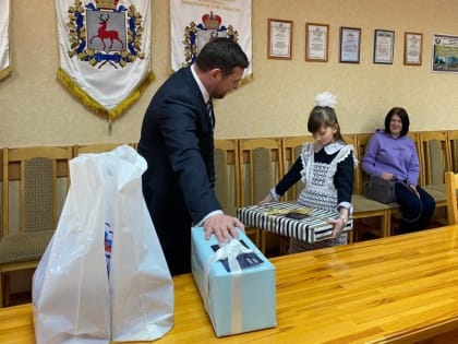 Новогодние желания детей из Ардатова и Арзамаса исполнили депутаты регионального парламента