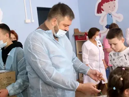 Подарок ребятам: «Коробку храбрости» передали в детскую больницу Дзержинска