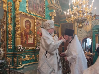 Епископ Балахнинский Илия возглавил Божественную литургию в Христорождественском храме города Балахны