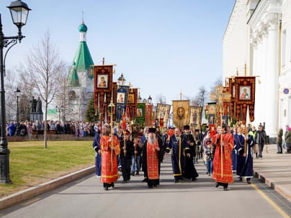 Крестный ход прошел в Нижнем Новгороде при участии 3900 человек на Пасху