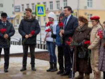 Губернатор Глеб Никитин в Сарове возложил цветы к Вечному огню