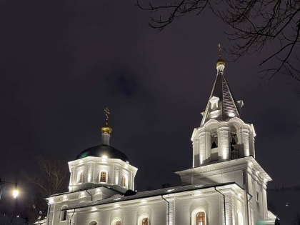 В Симеоновском храме Нижегородского кремля состоялась ночная Божественная литургия, приуроченная к Международному дню православной молодежи