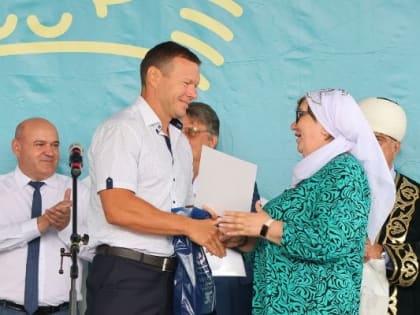 Ринат Реймов вручил благодарственные письма городской Думы активистам Местной национально-культурной автономии татар Дзержинска.