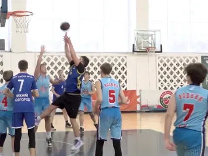 Болеем за своих: баскетбольные встречи среди команд юношей и девушек прошли в Дзержинске