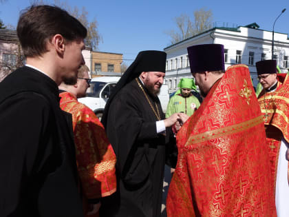 В храме в честь иконы Божией Матери «Живоносный источник» города Арзамаса состоялось архиерейское богослужение