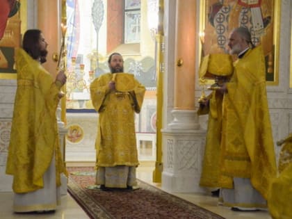 Викарный епископ Нижегородской епархии, Иннокентий Сормовский, возглавил Рождественскую божественную литургию в Воскресенском соборе