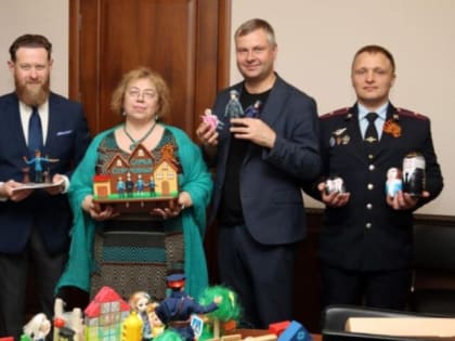 «Дядя Стёпа» дарит подарки