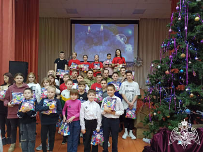 В Сарове Нижегоросдкой области воспитанники «Центра помощи детям, оставшимся без попечения родителей» встретились с росгвардейцами участниками СВО