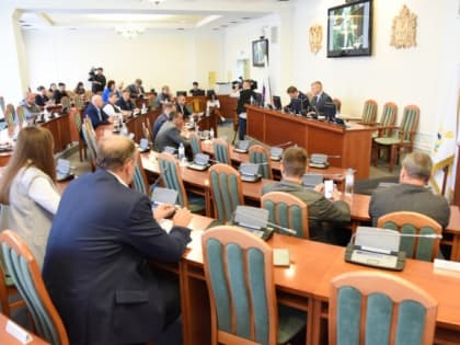 Нижегородские депутаты предлагают увеличить финансирование на обеспечение жильем молодых семей