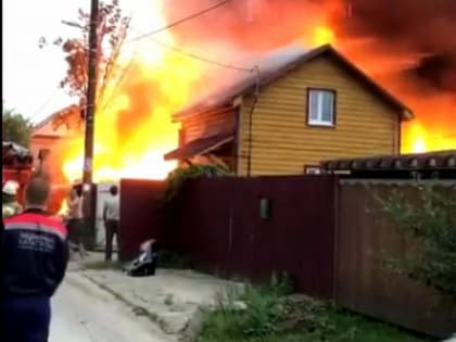 Два дома загорелись на Сортировке в Нижнем Новгороде