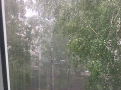 Сильный дождь с градом прошёл в Нижнем Новгороде 15 мая