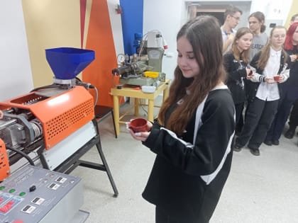 «Все получилось отлично»: школьники из гимназии № 38 о визите в ДПИ НГТУ