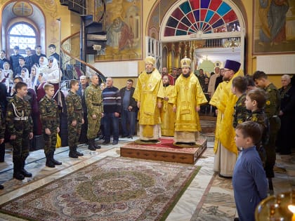 В воскресенье сыропустной недели в кафедральном соборе в честь Рождества Христова состоялась божественная литургия, которую совершили два архипастыря: епископ Выксунский и Павловск