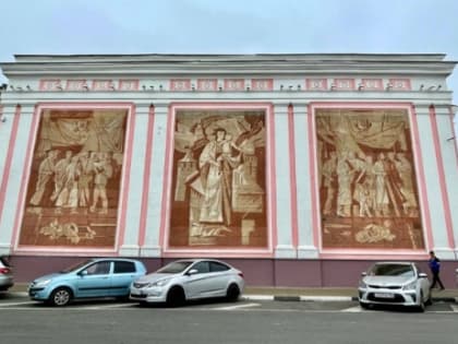 Панно-триптих начали реставрировать на Рождественской в Нижнем Новгороде