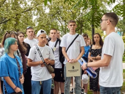 100 школьников из ДНР приехали на каникулы в Мининский университет