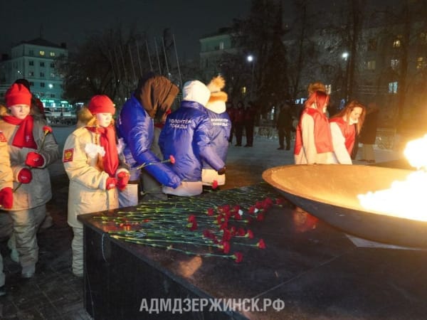В Дзержинске в День неизвестного солдата почтили память павших героев