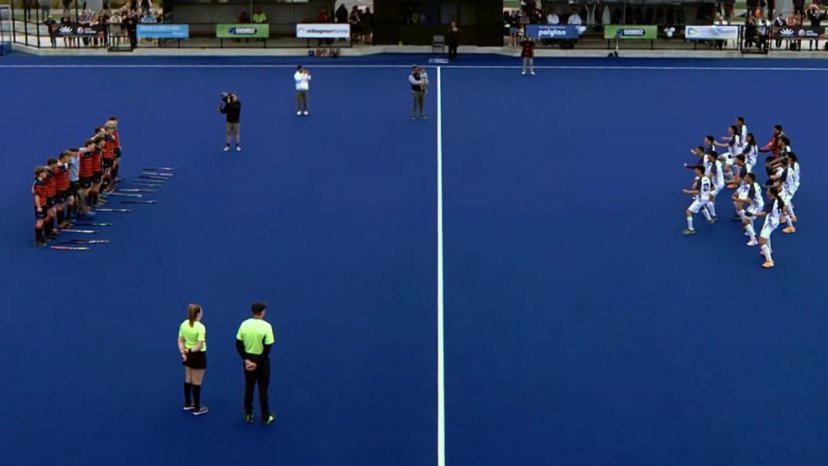 Photo of Kura kaupapa drowns out anti-reo Māori complaints at hockey game with waiata