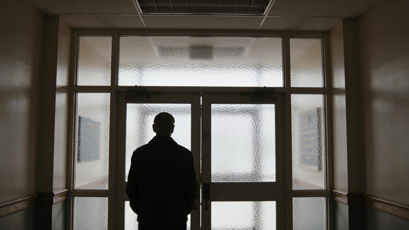 Иностранец, получающий правовую поддержку в процессе Миграционной службы