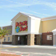 Planet Fun & Starz Grille Family Entertainment and Bowling Center, from its own website