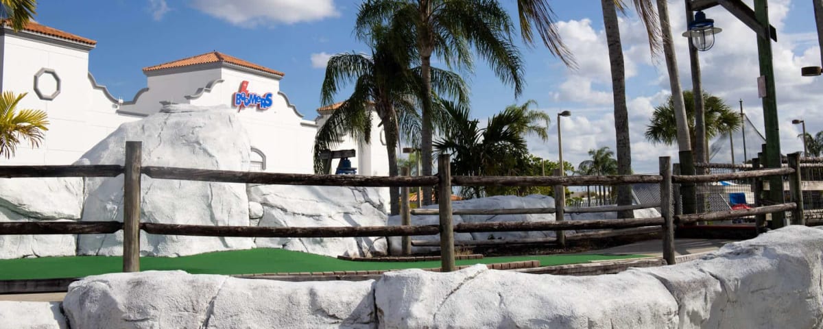 Boomers Modesto, from its own website