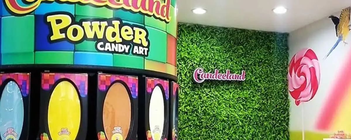 Candeeland Santa Ana, from its own website