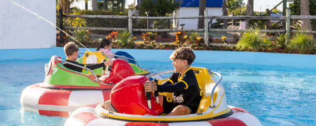 bumper boats ride — Boomers, from its own website