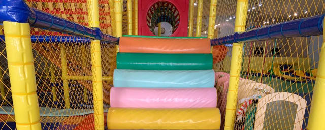 play structure interior — Rockin' Kids Play Center Simi Valley, from its own website