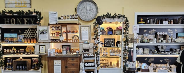 venue interior/retail display — Honeybee Discovery Center, from its own website