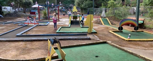 mini golf course photograph — Rio Nido Pee Wee Golf, from its own website