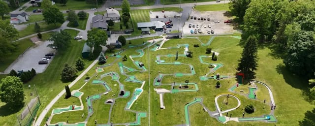 Rolling Greens Miniature Golf, from its own website
