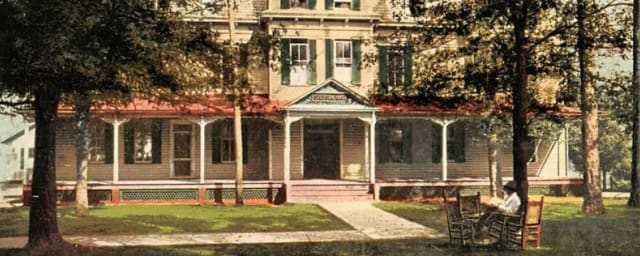 historic house photograph — Gently Haunted Tours, from its own website