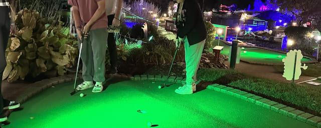 venue activity photograph — Fun Fore All Family Fun Park, from its own website