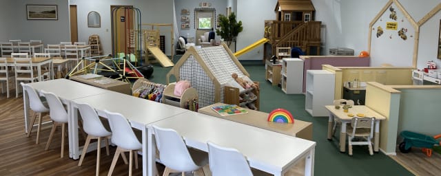 venue interior — Cafe Au Play, from its own website
