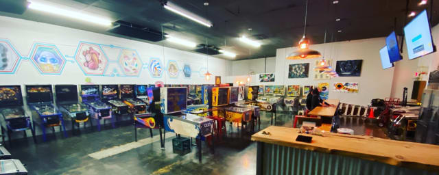 venue interior — Lynn’s Arcade: A Pinball Parlor and Can Slangery, from its own website