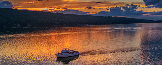 Discover Cayuga Lake Boat Tours, from its own website