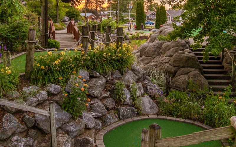 Waters Edge Mini Golf, from its own website