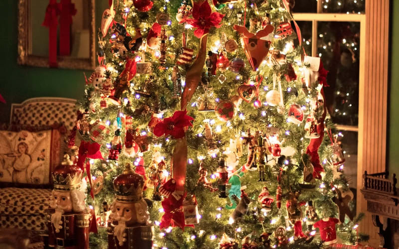 Jefferson Candlelight Tour Of Homes, from its own website