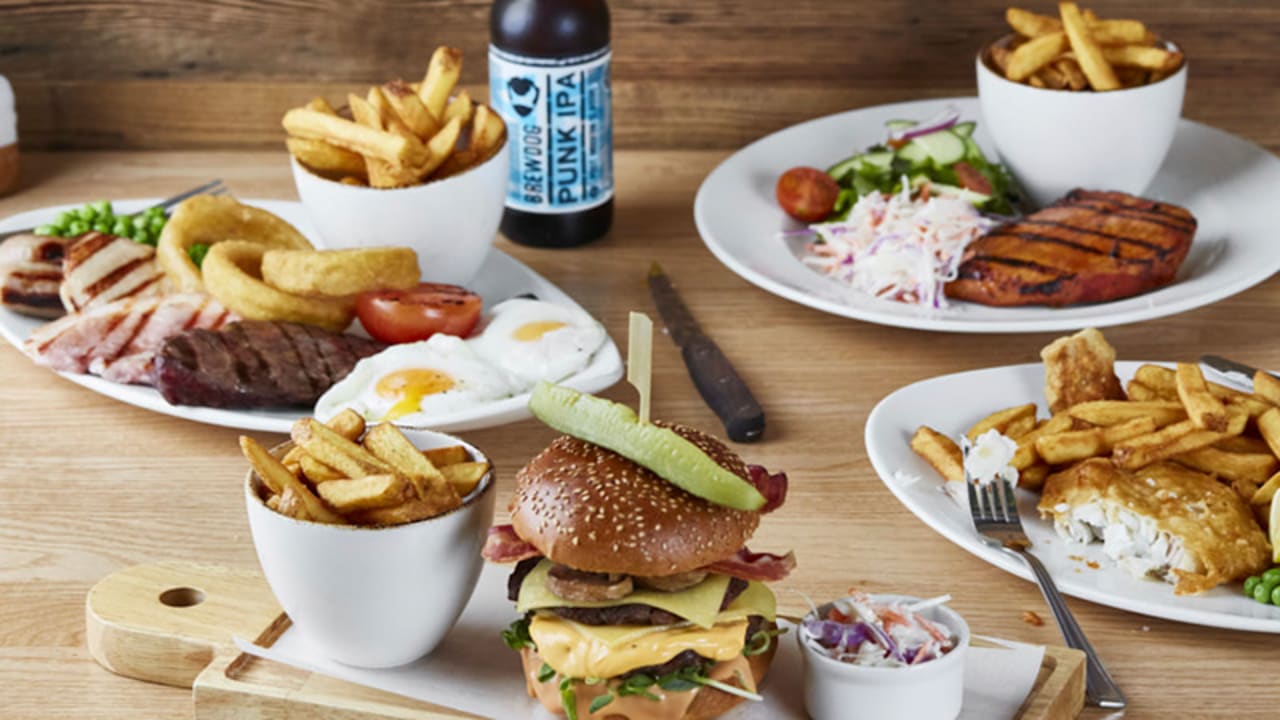 Cookhouse + Pub in Saint Columb