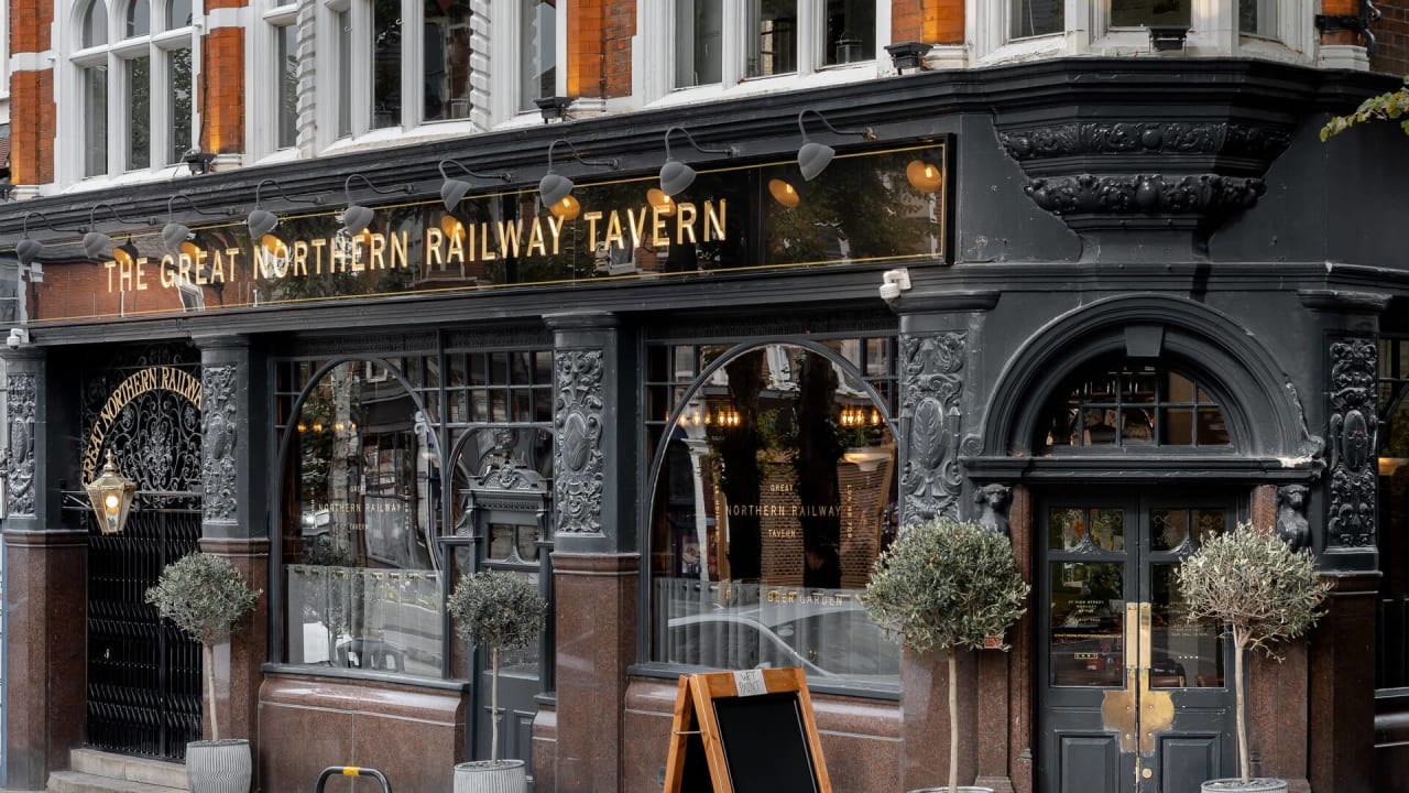 Great Northern Railway Tavern in London