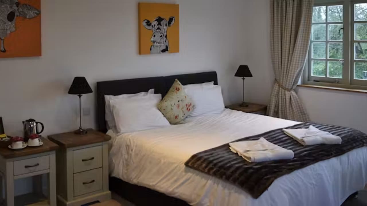 Three Horseshoes Country Inn in Barry